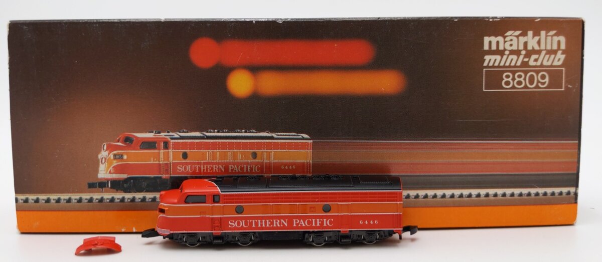 Marklin 8809 Z Scale Southern Pacific Daylight F7A Diesel Locomotive #6446 EX/Box