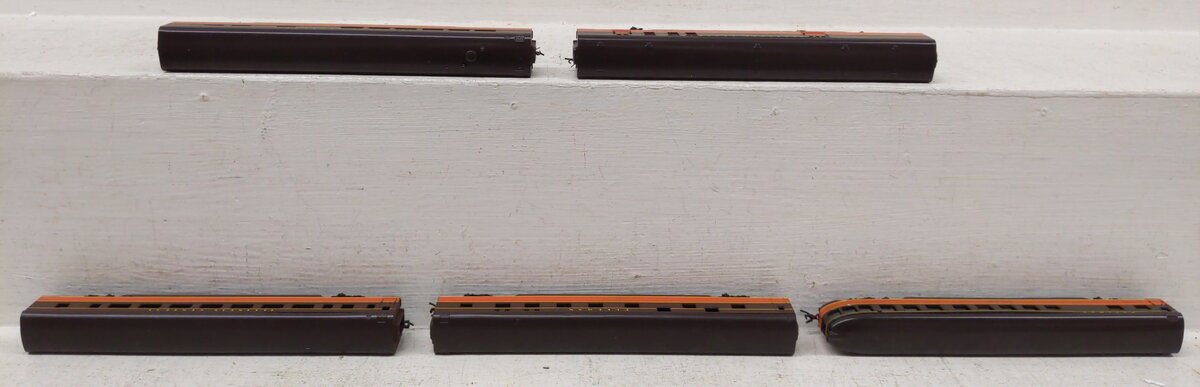 Con-Cor 0001-004024 Illinois Central N Scale 5-Car Passenger Set w/Lights EX