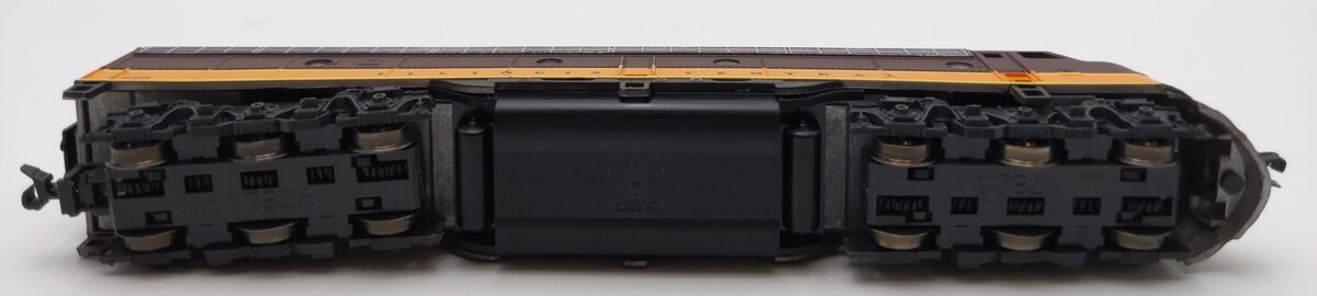 Kato 176-5363 N Illinois Central E8A Powered Diesel Locomotive #4025 w/ DCC LN