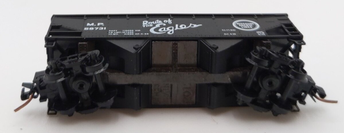 Micro-Trains 53300091 Z MP 33' 2-Bay Offset-Side Open Hopper w/Load #58731 LN/Box