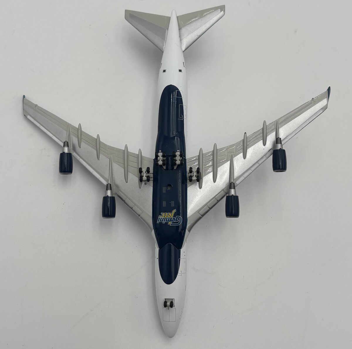 Gemini Jets GJDAL902 1:400 Delta Air Lines Boeing 747-400 N665US LN/Box