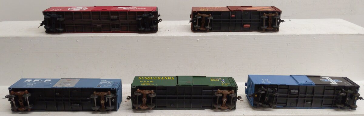 Assorted S Gauge Box & Refrigerator Cars [5] #11801 #19505 #2615 #76054 #521 EX