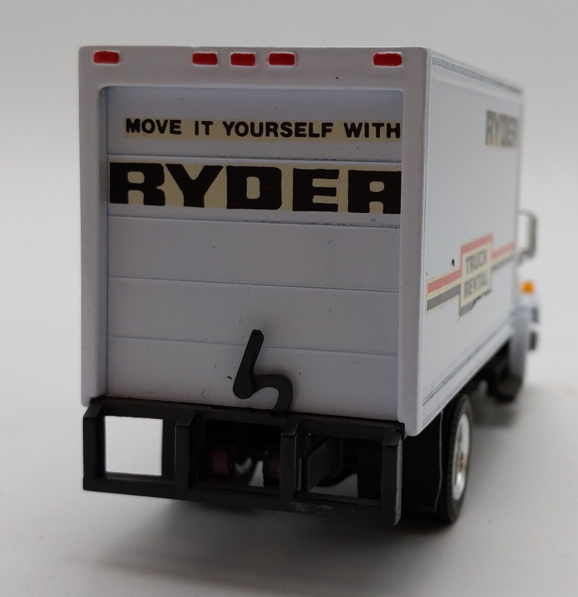 Tonkin 1:53 Scale Freightliner Business Class Truck - Ryder Truck Rentals EX/Box