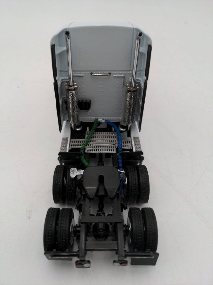 Sword Models SW2068 1:50 Freightliner Century Tractor EX