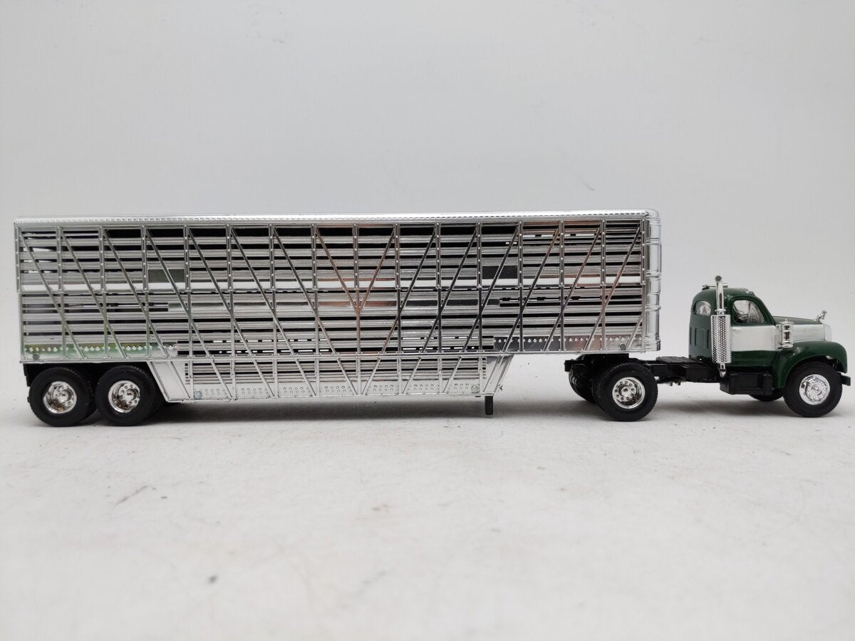 New-Ray SS-16116 1:43 1953 Mack B-61 Livestock Hauler EX/Box