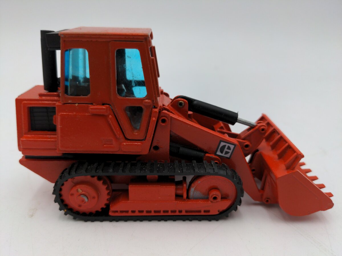 NZG 223 1:50 Caterpillar 953 Track-Type Loader/Box