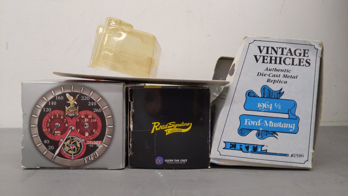 Assorted 1:43 Die-Cast Vehicles [5] EX/Box
