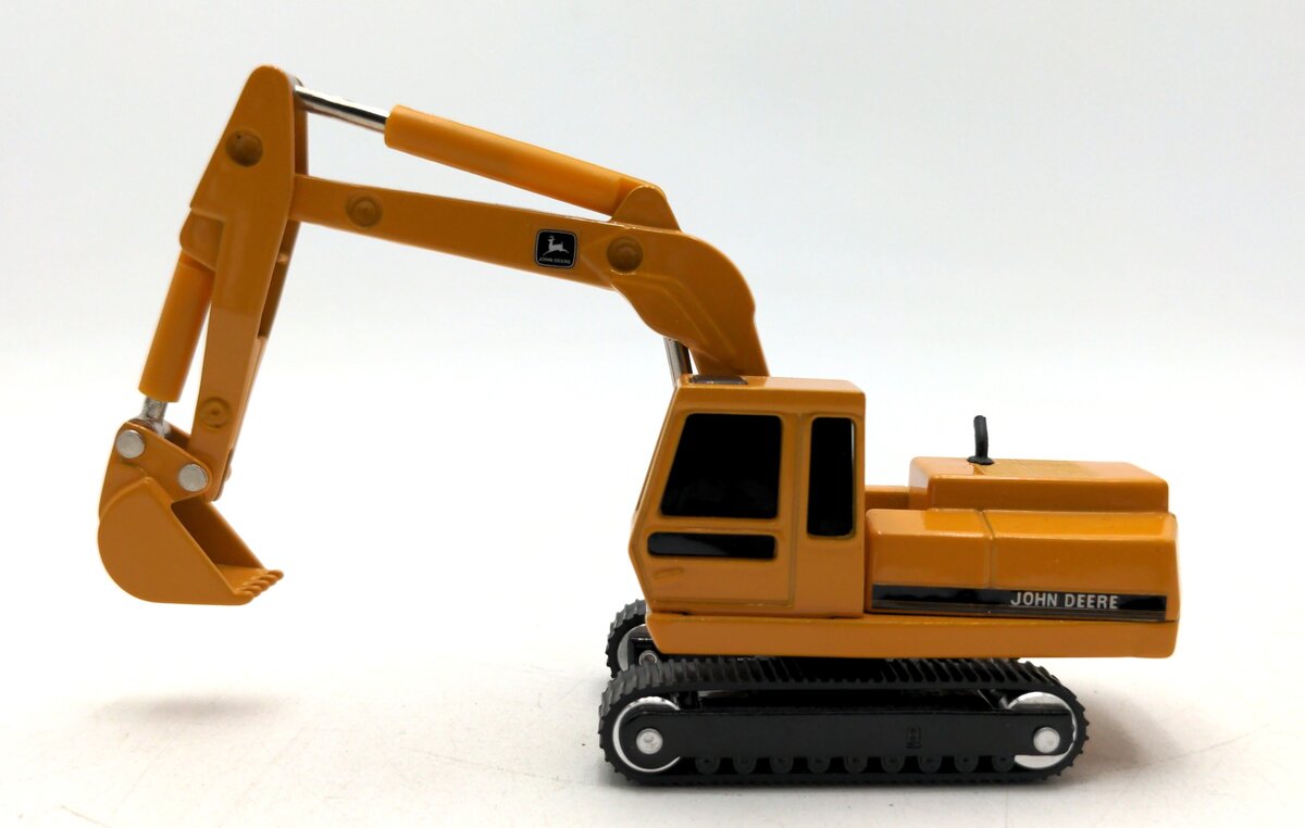 Ertl 1:64 Scale John Deere Excavator LN