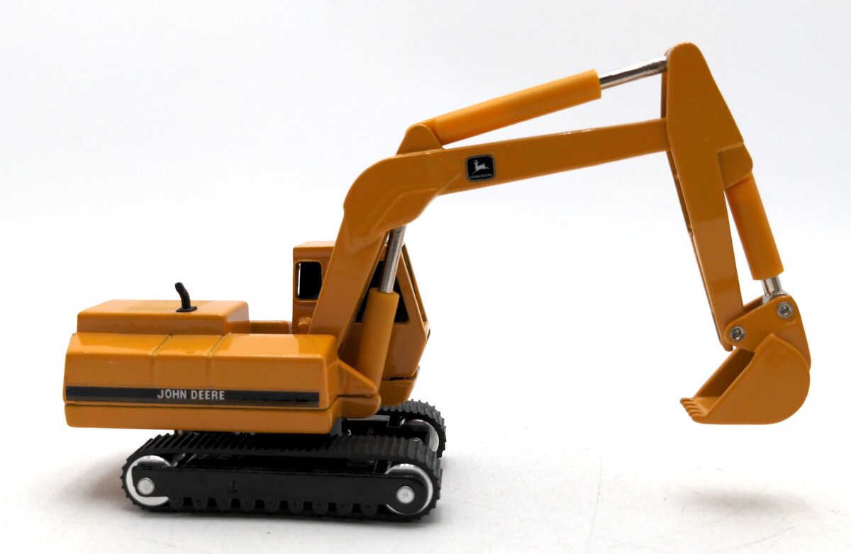 Ertl 1:64 Scale John Deere Excavator LN