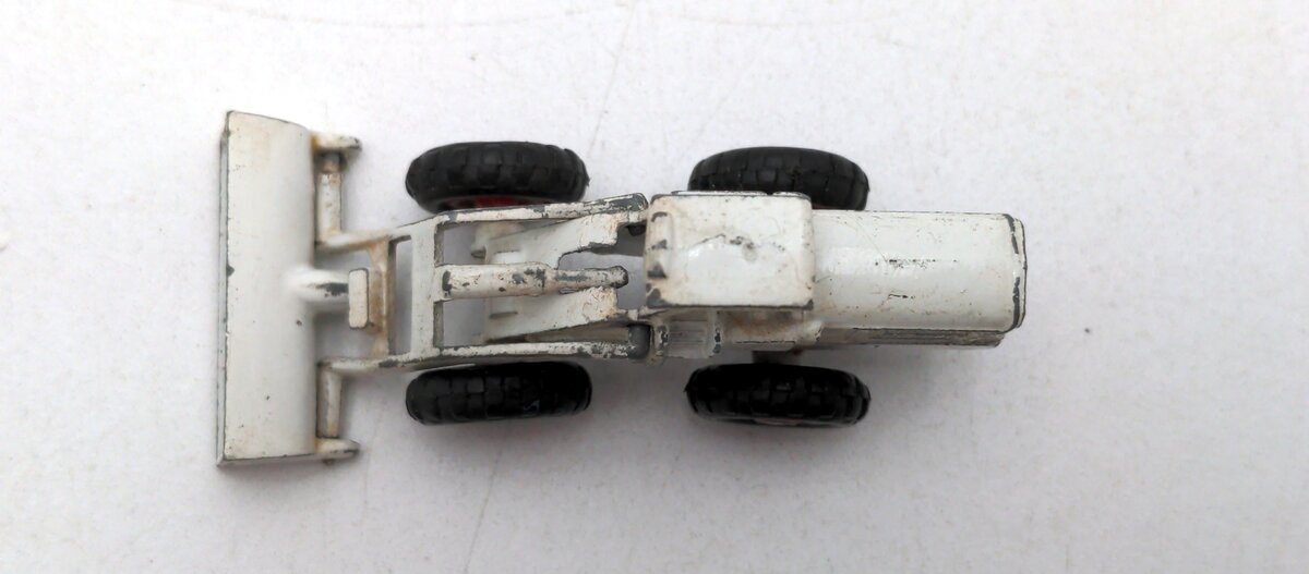 Dinky 8105 1:87 Scale Payloader White VG