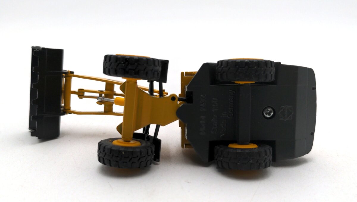 Conrad 2432 1:50 Scale Komatsu WA 75 Wheel Loader EX