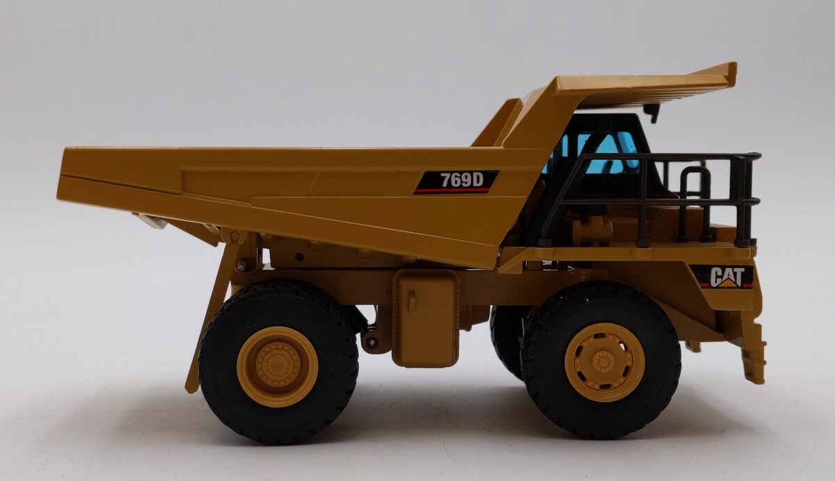 NZG 1:50 Caterpillar Cat 769D Off-Highway Truck NIB
