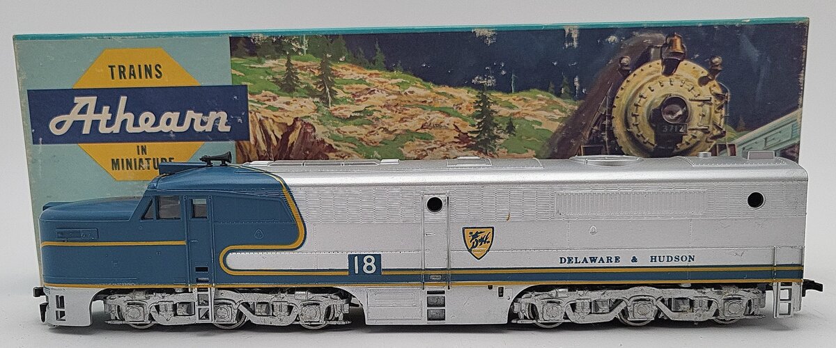 Athearn 3308 HO Scale Delaware & Hudson PA-1 Powered Diesel Locomotive #18 EX/Box