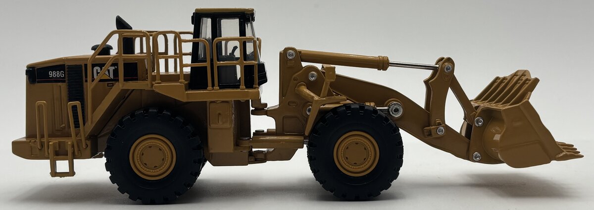 Norscot 55076 1:64 Caterpillar 988G Wheel Loader LN/Box