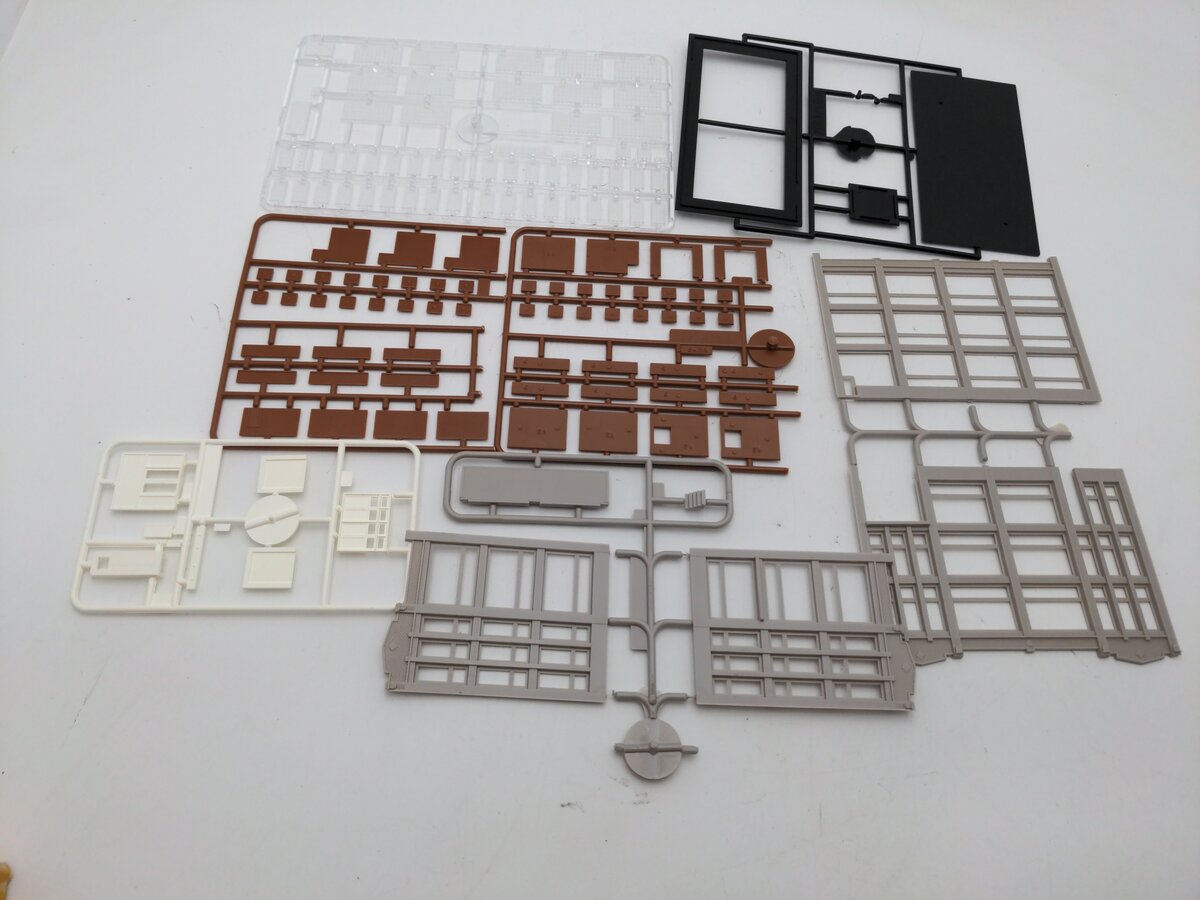 Walthers 933-3215 N Scale Brach's Candy Factory Styrene Industrial Building Kit EX/Box