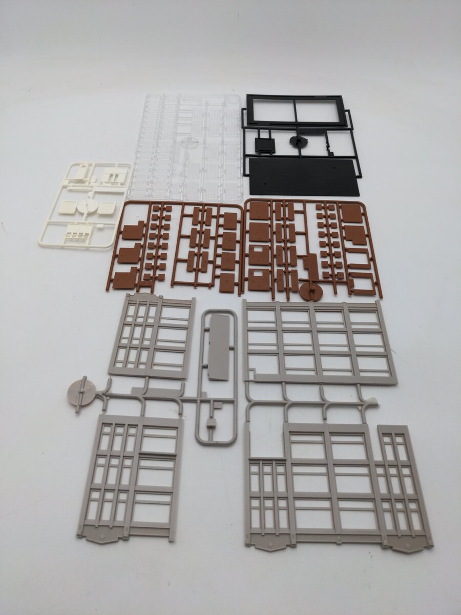 Walthers 933-3215 N Scale Brach's Candy Factory Styrene Industrial Building Kit EX/Box