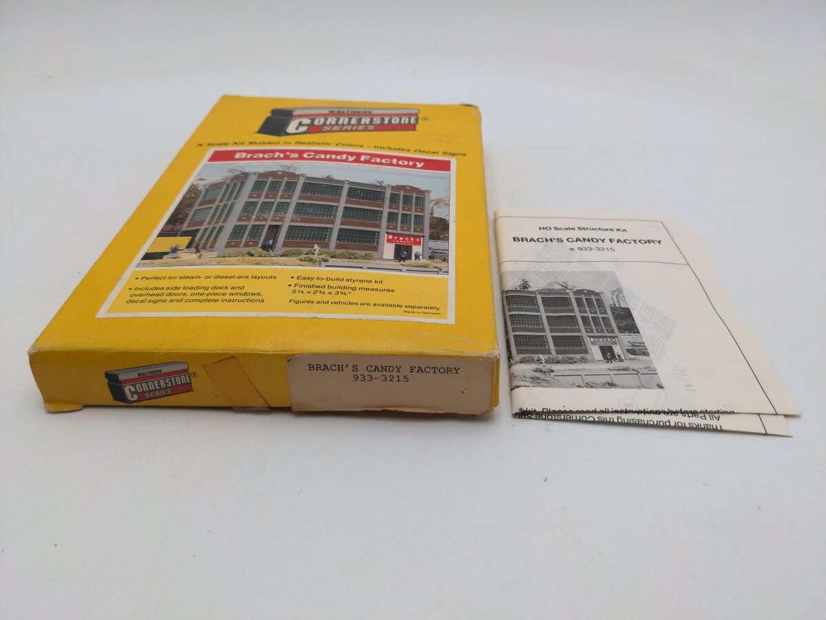 Walthers 933-3215 N Scale Brach's Candy Factory Styrene Industrial Building Kit EX/Box