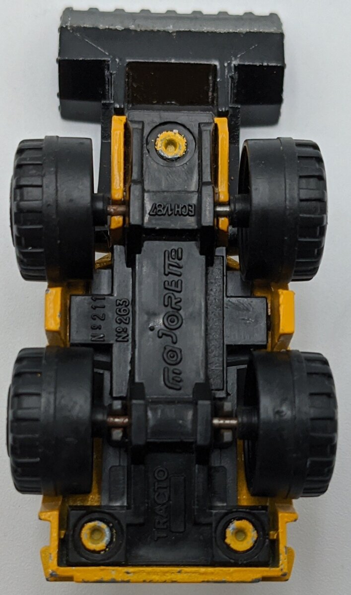 Majorette 263 1:87 Tracto-Pelle Rubber Tire Loader Yellow