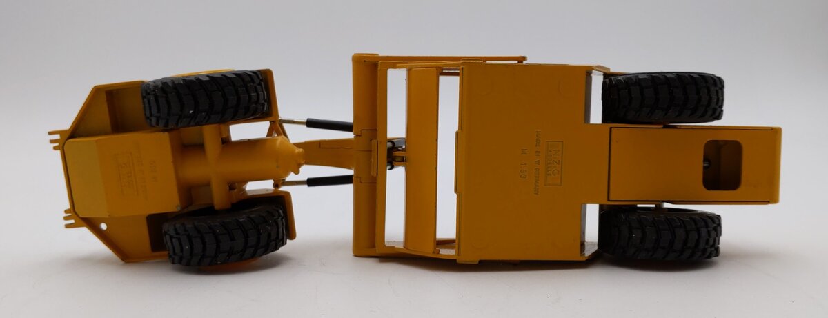NZG 1:50 Scale #126 Caterpillar 627 Wheel Scraper O/C LN
