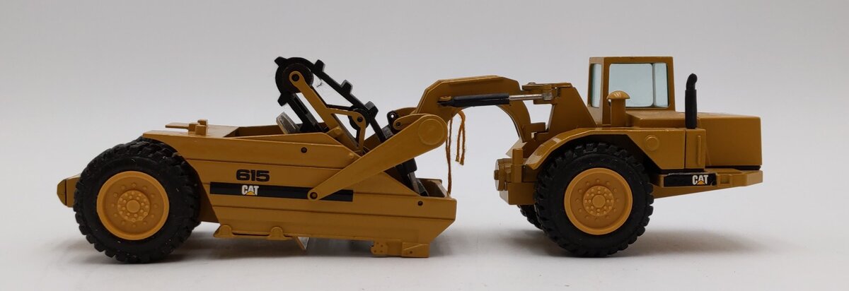 NZG 1:50 Scale #260 Caterpillar Elevating Scraper N/C EX