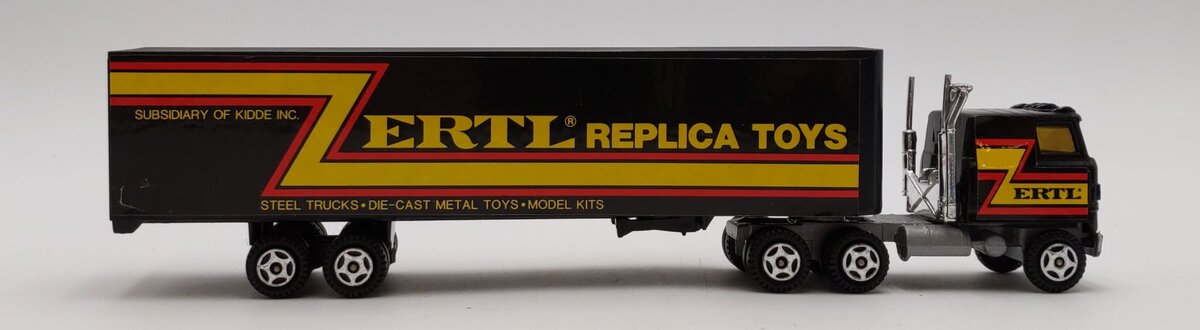 Ertl 9020UO ERTL 1:64 International Transtar COE w/Trailer (Black Rare Box) NIB