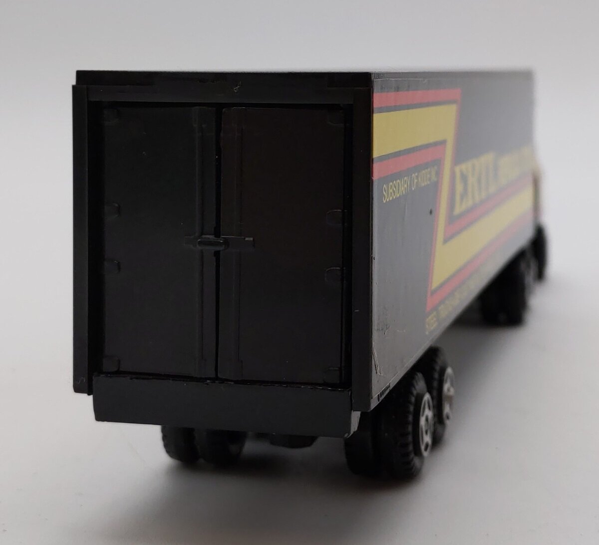Ertl 9020UO ERTL 1:64 International Transtar COE w/Trailer (Black Rare Box) NIB