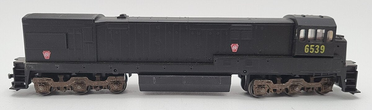 Athearn 3463 HO Scale Pennsylvania U30C Powered Diesel Locomotive #6539 VG