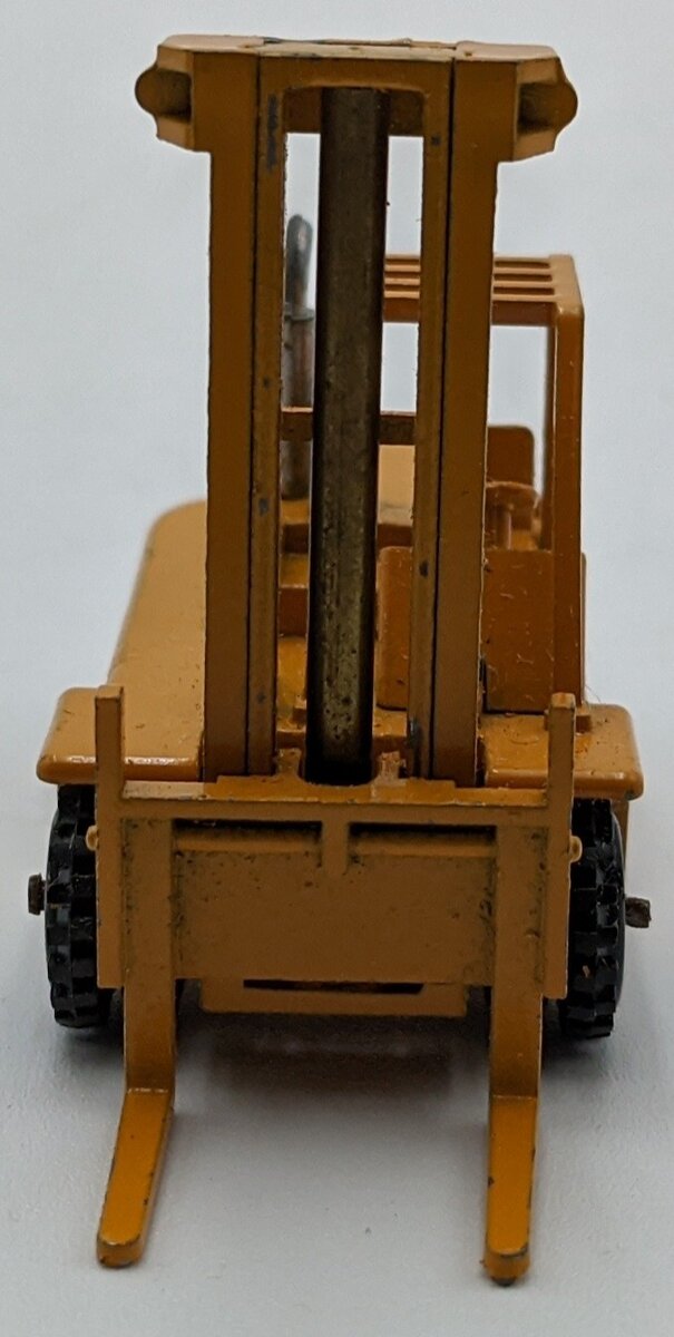 NZG 124 1:87 CAT B25 Lift Truck NIB