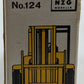 NZG 124 1:87 CAT B25 Lift Truck/Box