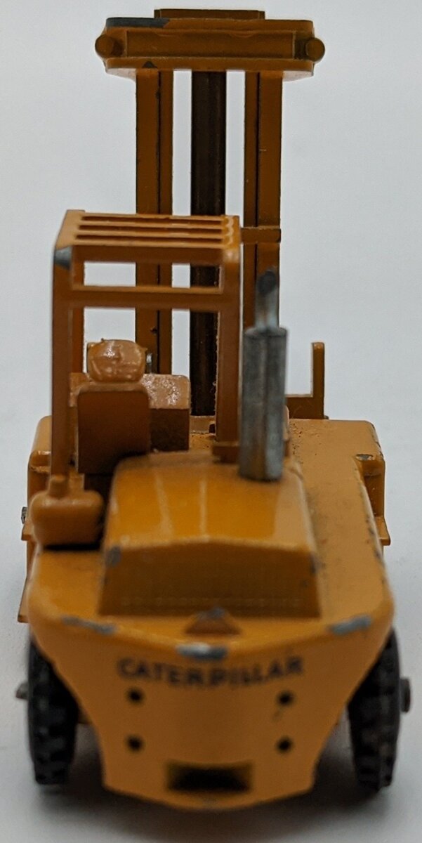 NZG 124 1:87 CAT B25 Lift Truck/Box