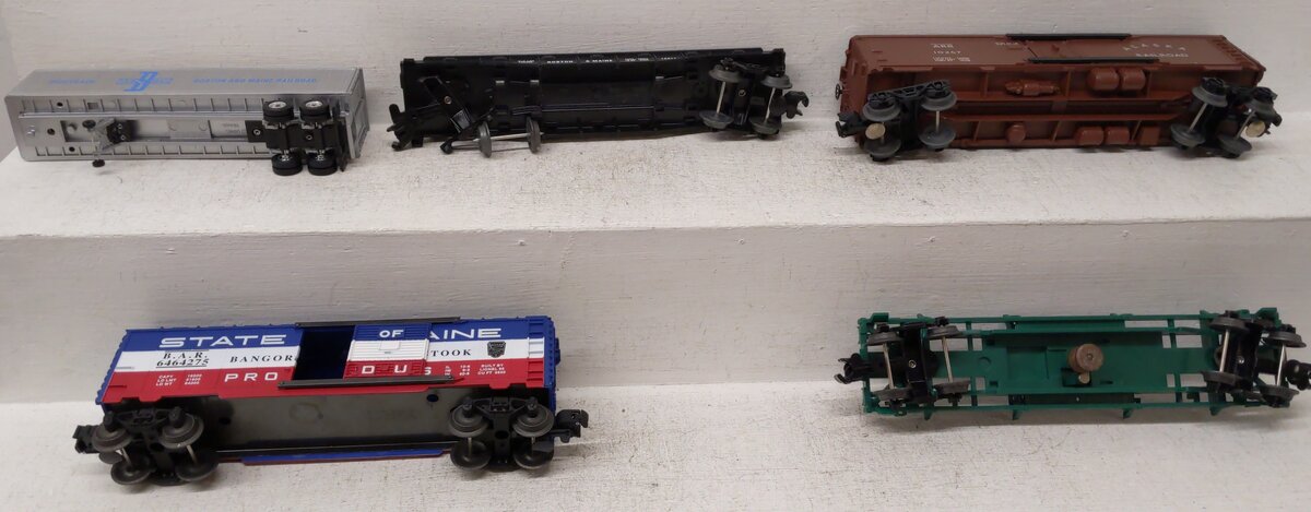 Lionel & Other O Gauge Assorted Freight Cars: #6464275, 10267, 16911,16668 [4] EX