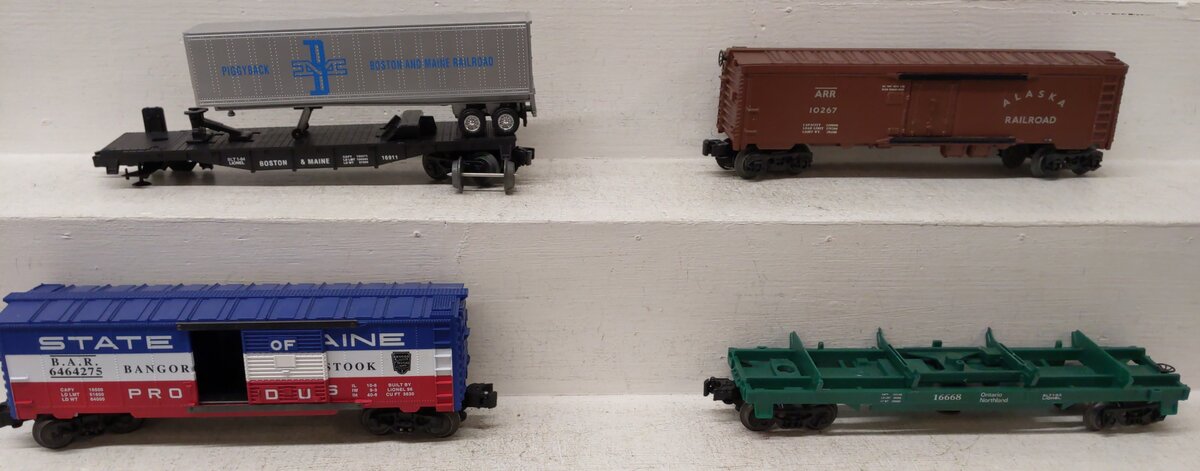Lionel & Other O Gauge Assorted Freight Cars: #6464275, 10267, 16911,16668 [4] EX