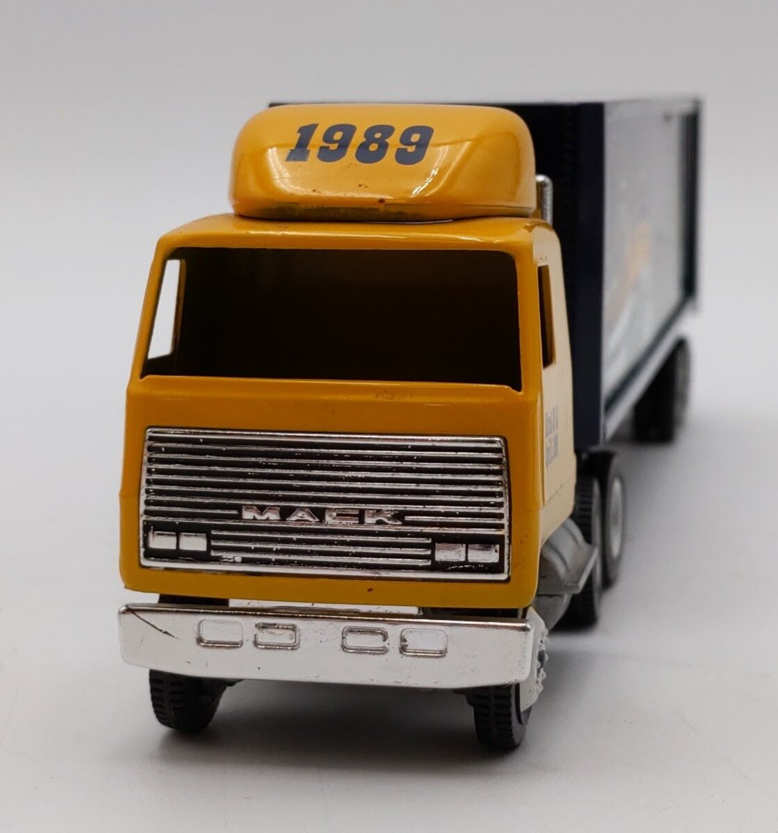 Winross 1:64 Scale Mack Mid-America Truck Show Louisville Cargo 1989 LN/Box