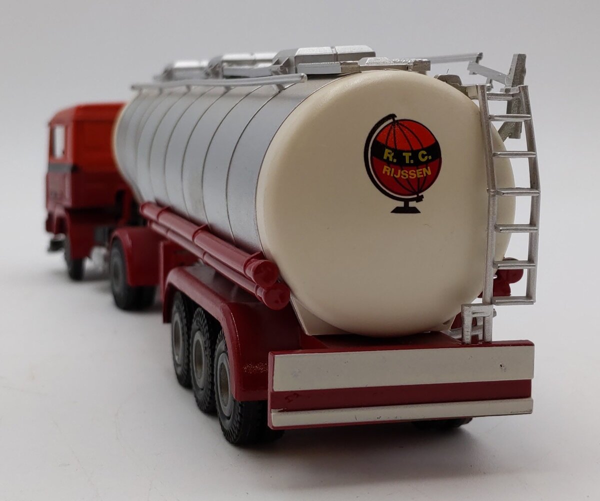 Tekno 1:50 Scale Volvo F10 Intercooler Die-Cast Tanker Truck LN/Box