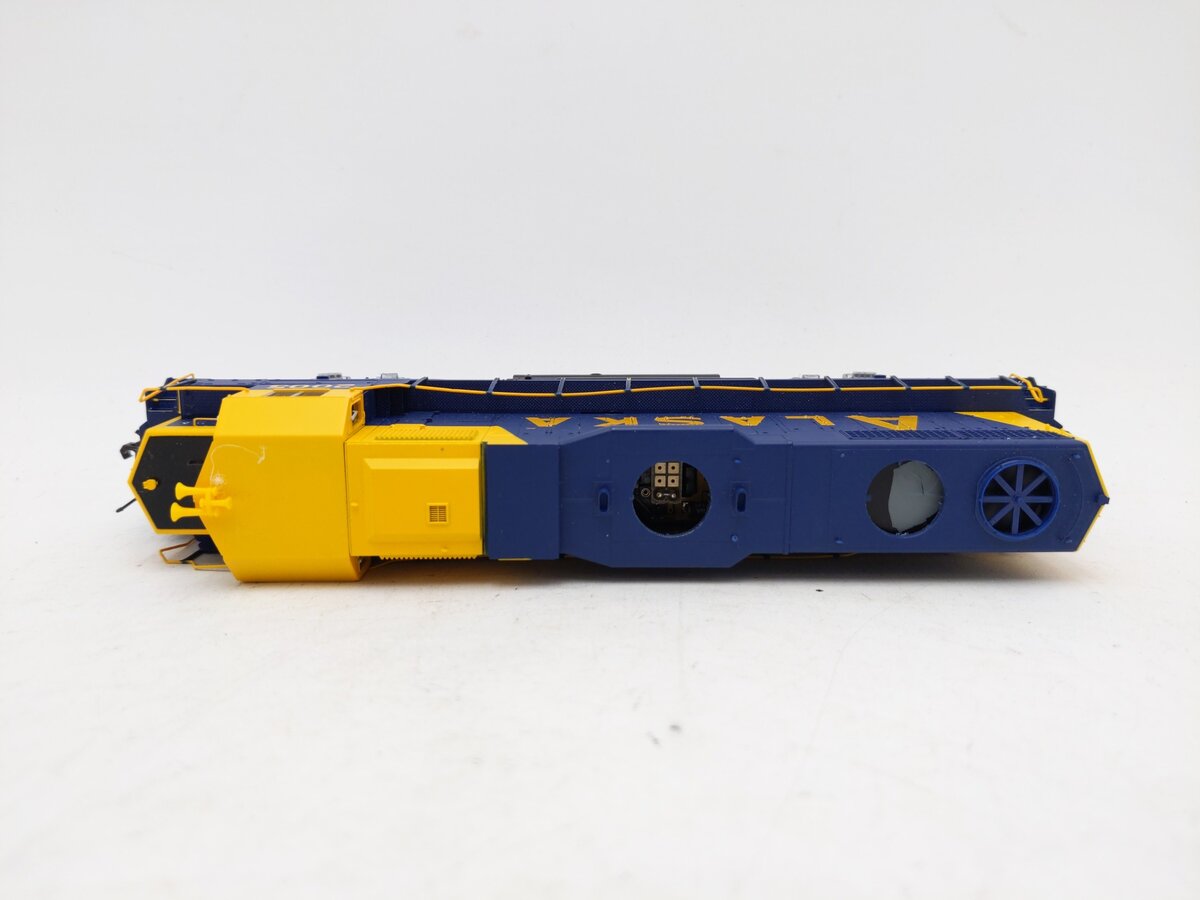 Atlas 8980 HO Scale Alaska GP-38 Diesel Locomotive #2005 EX/Box