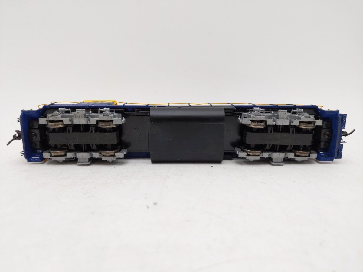 Atlas 8980 HO Scale Alaska GP-38 Diesel Locomotive #2005 EX/Box