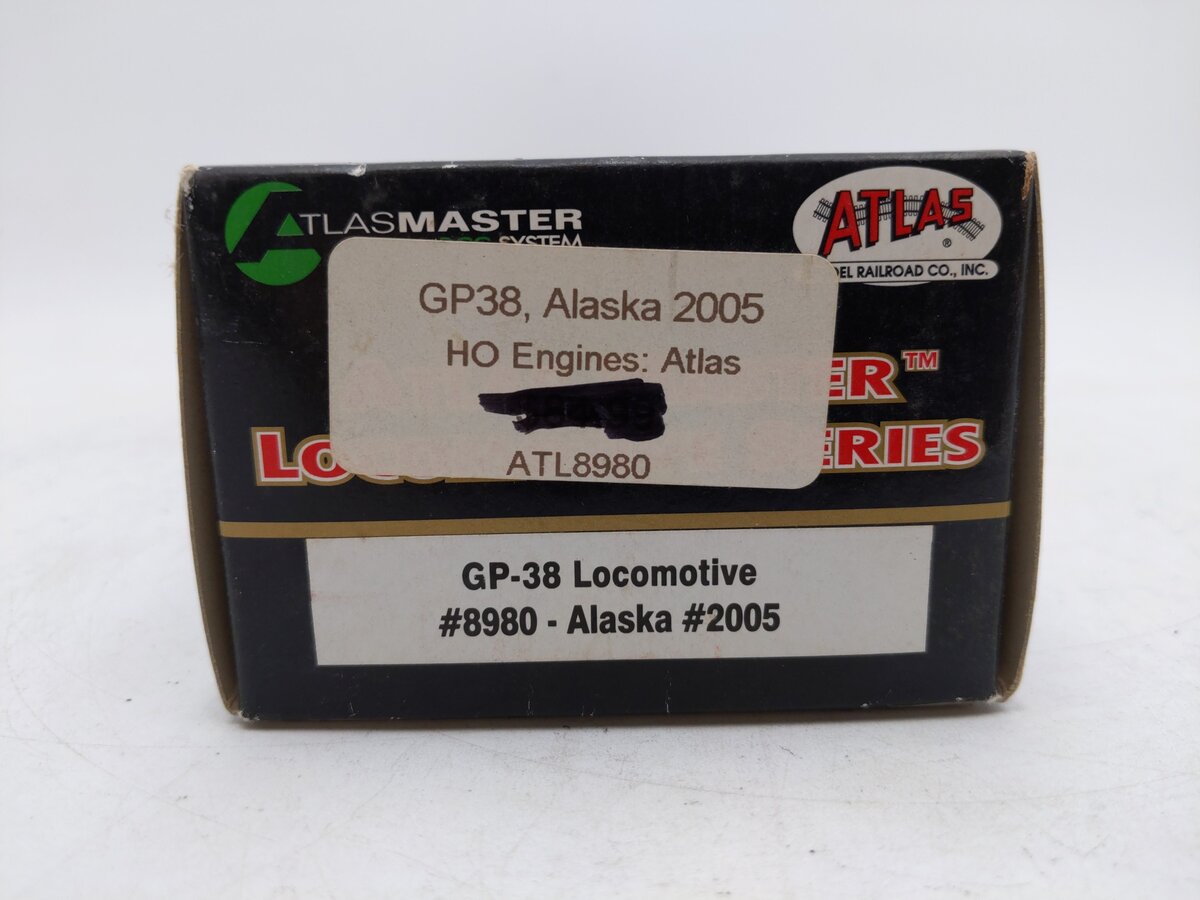 Atlas 8980 HO Scale Alaska GP-38 Diesel Locomotive #2005 EX/Box