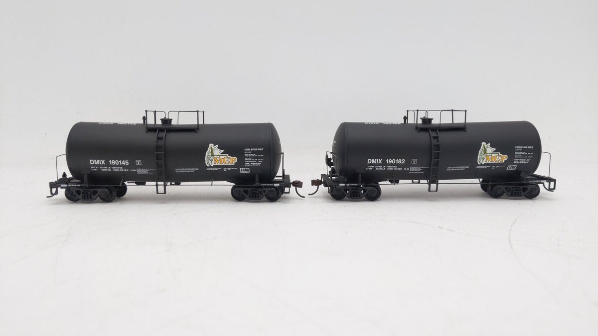 Walthers 932-27219 HO MCP-DMIX UTLX 16,000 Funnel Flow Tank Car (Set of 2) EX/Box