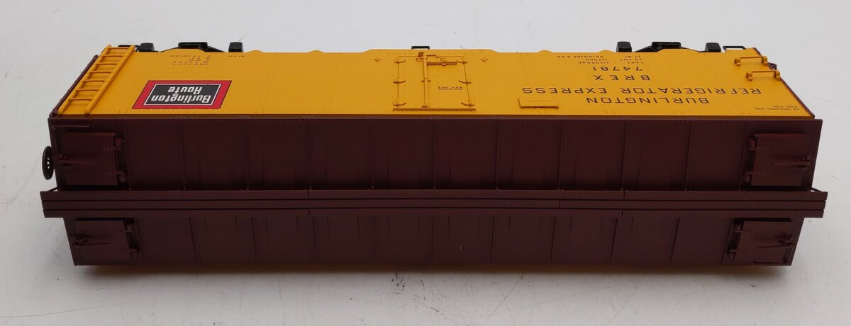 Atlas 9520-1 O Gauge Burlington Route Steel Refrigerator Car #74781 -2 Rail LN/Box