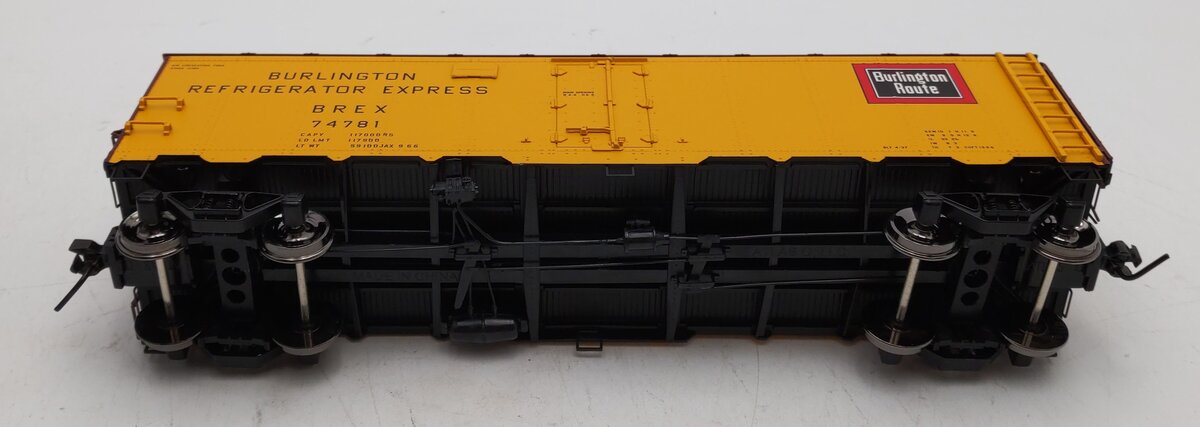 Atlas 9520-1 O Gauge Burlington Route Steel Refrigerator Car #74781 -2 Rail LN/Box