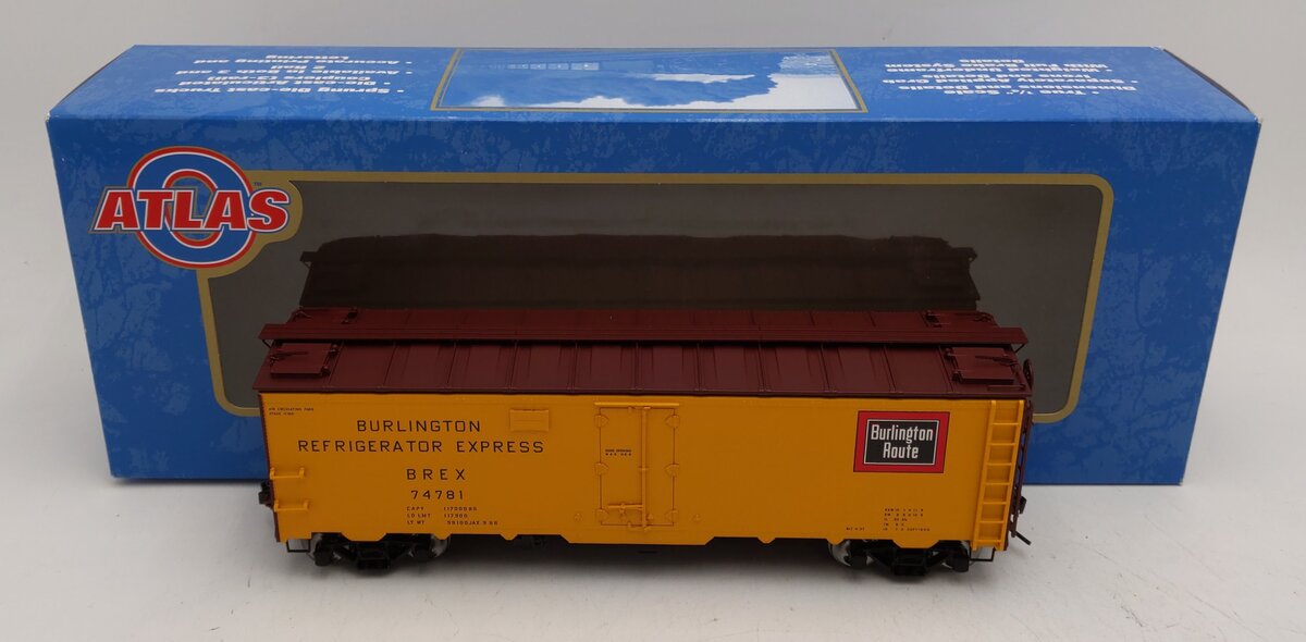 Atlas 9520-1 O Gauge Burlington Route Steel Refrigerator Car #74781 -2 Rail LN/Box