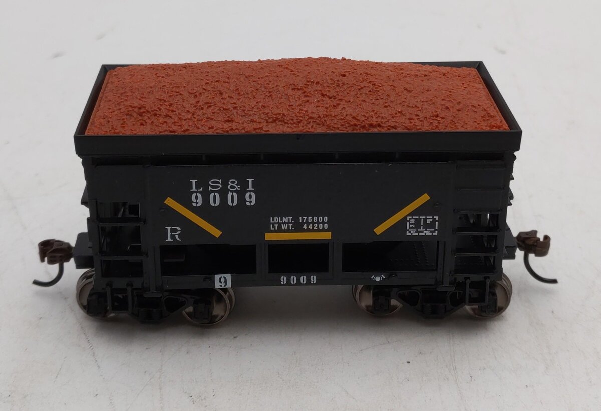 Roundhouse 87145 HO 24' Ribbed Ore Car w/Load, LS&I #9009