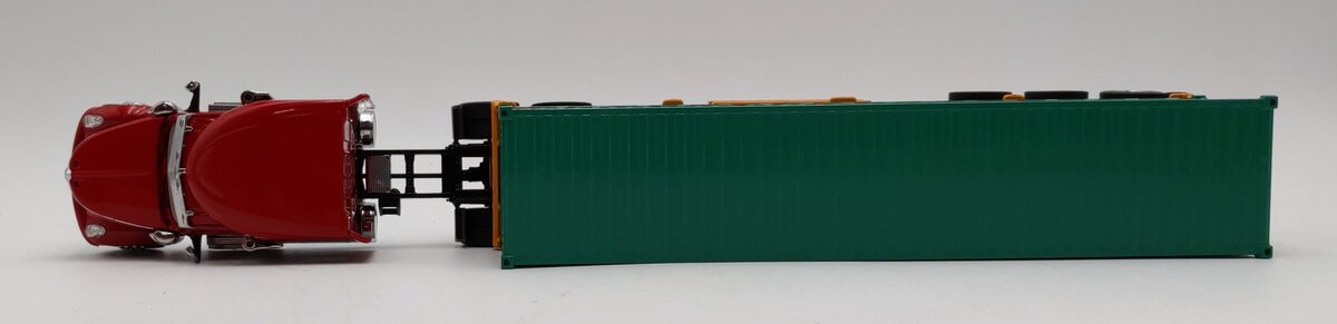 DieCast Masters1:50 scale International LoneStar sleeper w/ Trailer & Container NIB