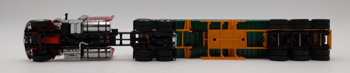 DieCast Masters1:50 scale International LoneStar sleeper w/ Trailer & Container NIB