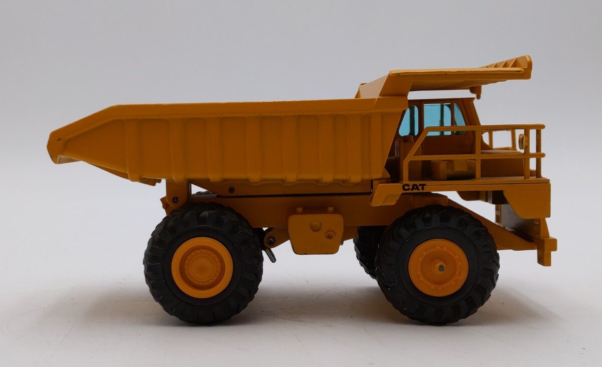 NZG 222 1:50 Scale Diecast Caterpillar 769C Dump Truck LN/Box