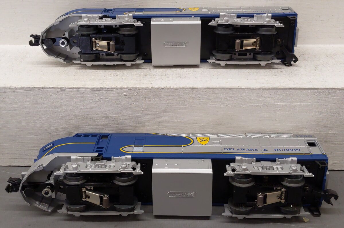 Williams 21902 O Gauge D&H Sharknose Diesel Locomotive AA Set EX/Box
