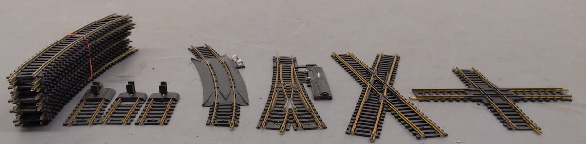 Atlas/Life-Like HO Assorted Track-Crossing/Rerailer/Terminal/Bumpers/Curve [18] EX