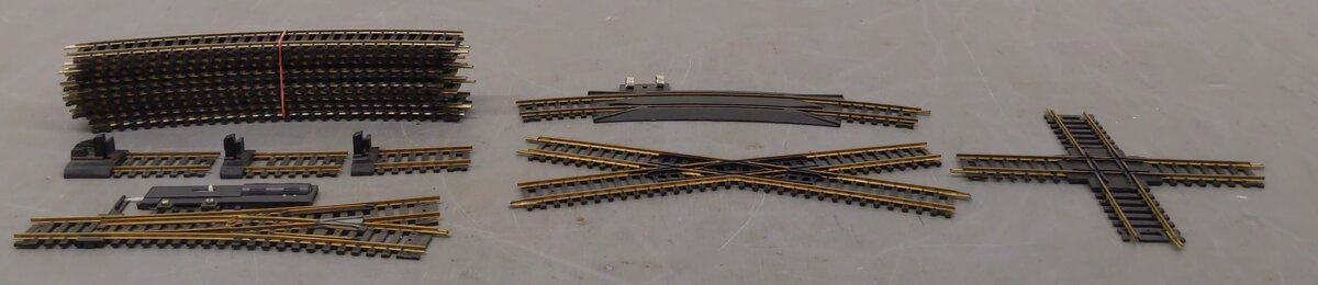 Atlas/Life-Like HO Assorted Track-Crossing/Rerailer/Terminal/Bumpers/Curve [18] EX