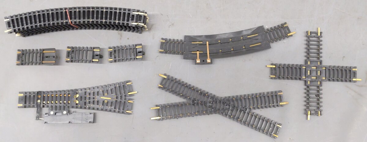 Atlas/Life-Like HO Assorted Track-Crossing/Rerailer/Terminal/Bumpers/Curve [18] EX