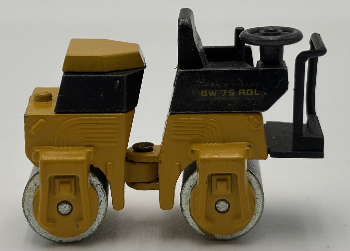 NZG 271 1:50 Bomag BW 75 Road Roller EX/Box